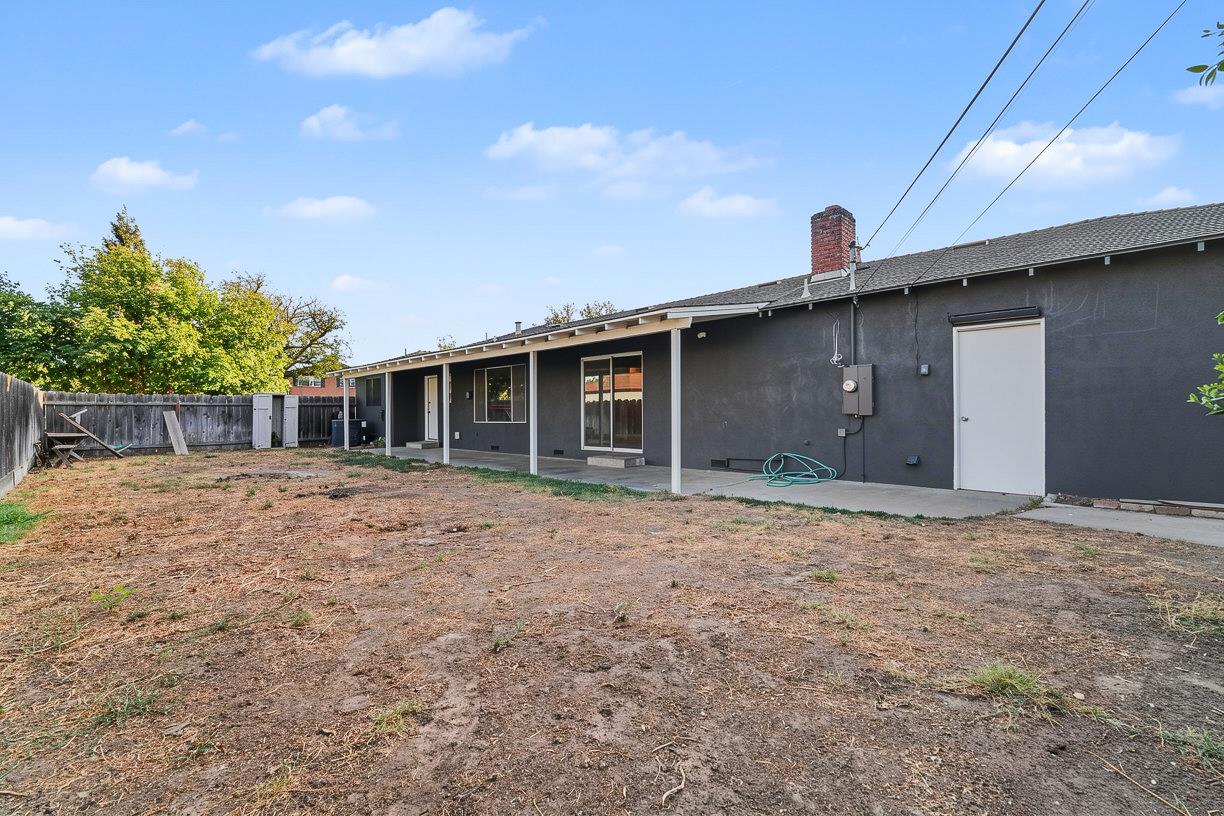 1810 Monte Carlo Ave, Modesto, CA 95350
