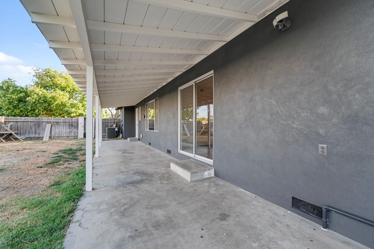 1810 Monte Carlo Ave, Modesto, CA 95350