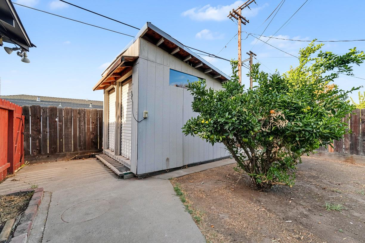 1810 Monte Carlo Ave, Modesto, CA 95350