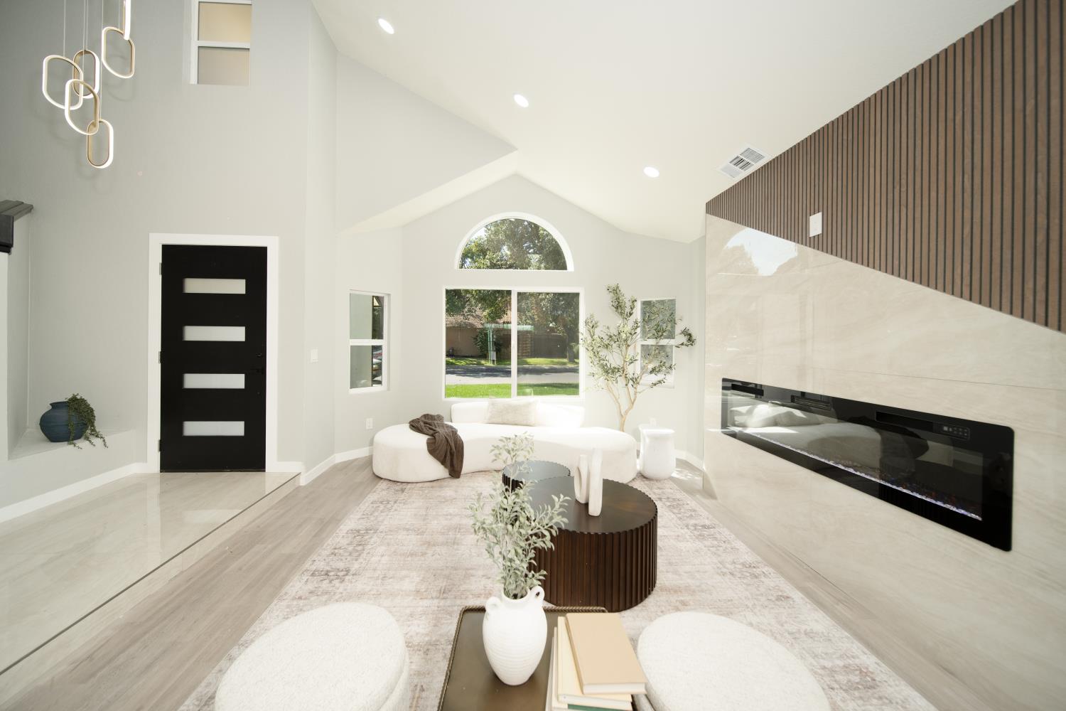 1724 Bergen Dr, Modesto, CA 95350