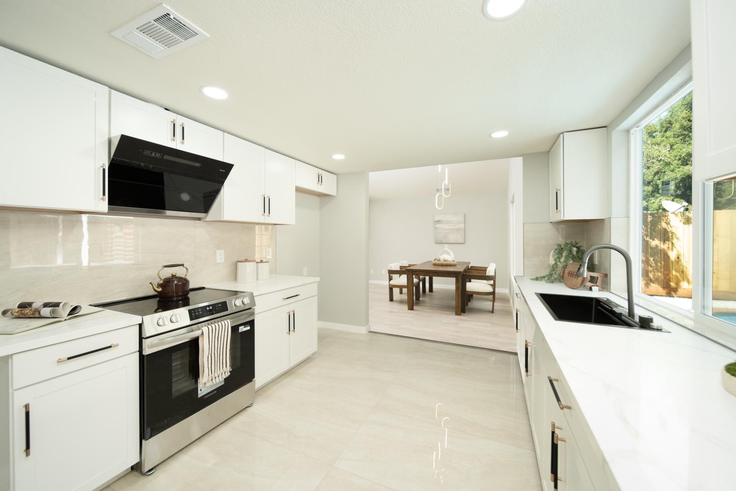 1724 Bergen Dr, Modesto, CA 95350