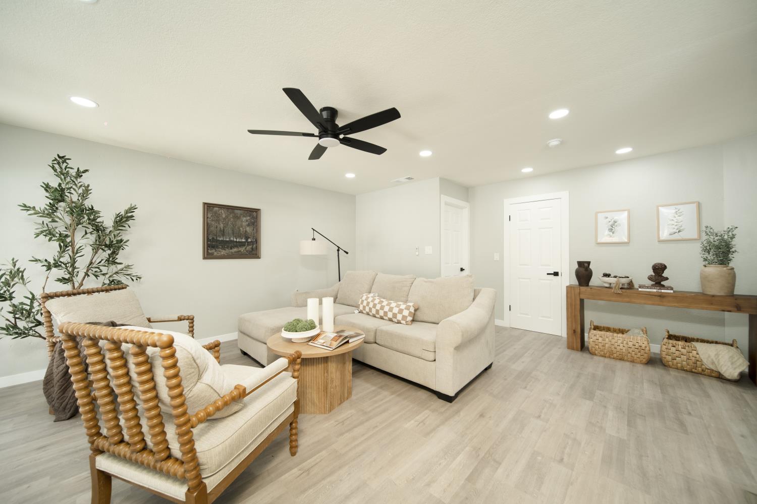 1724 Bergen Dr, Modesto, CA 95350