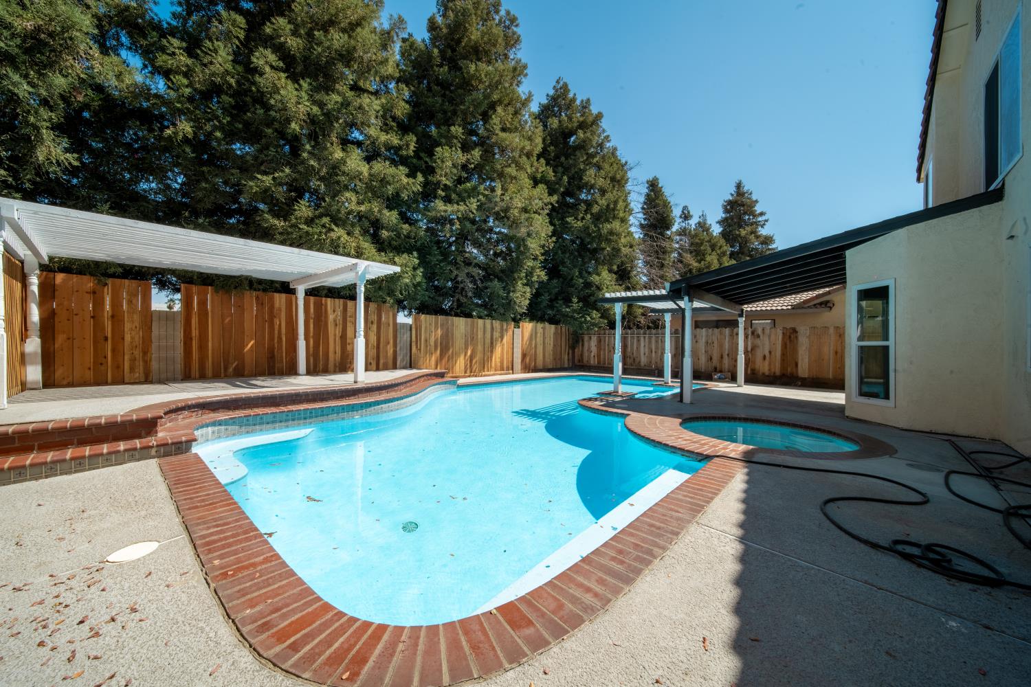 1724 Bergen Dr, Modesto, CA 95350