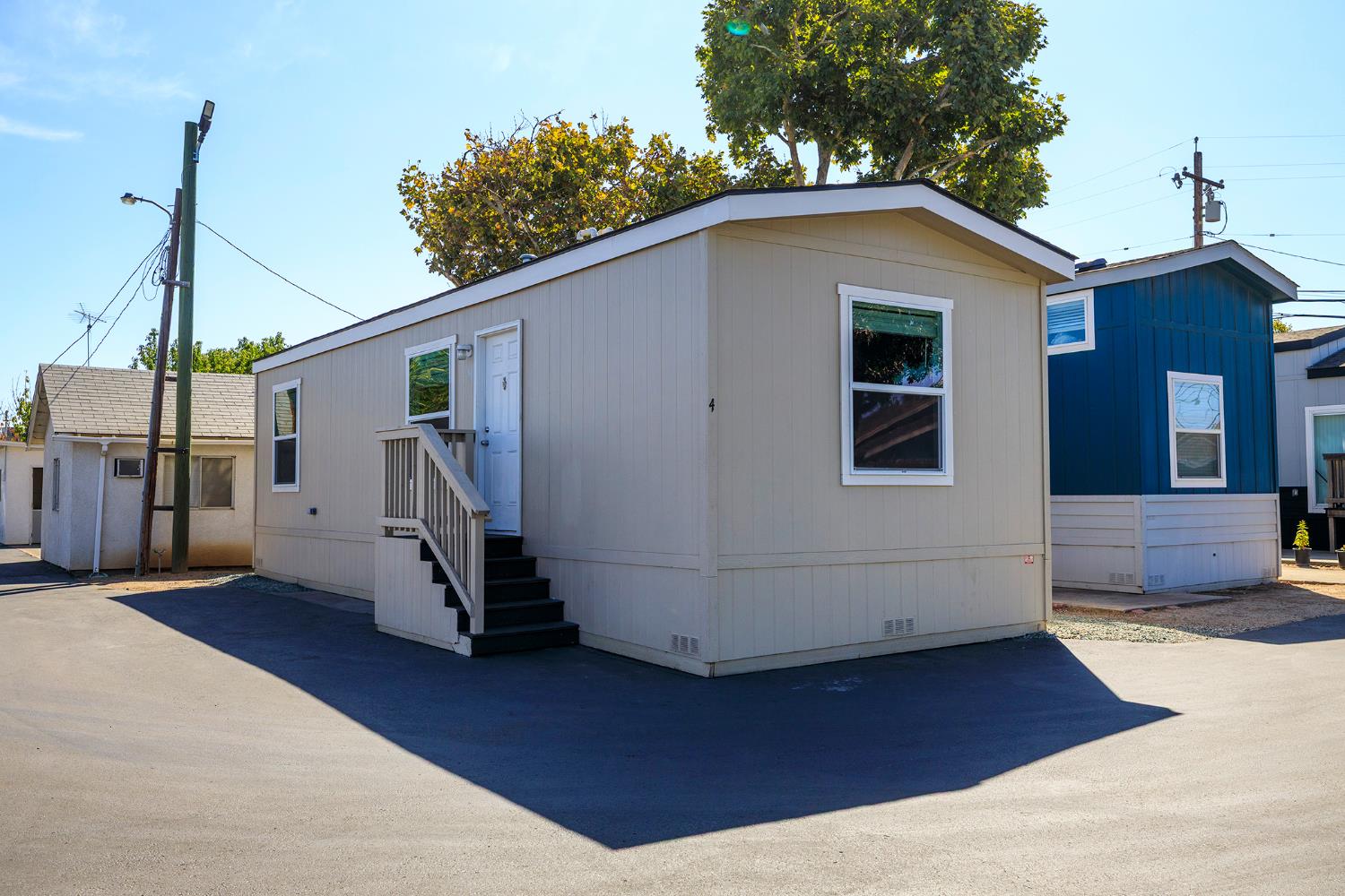 927 E F St #4, Oakdale, CA 95361