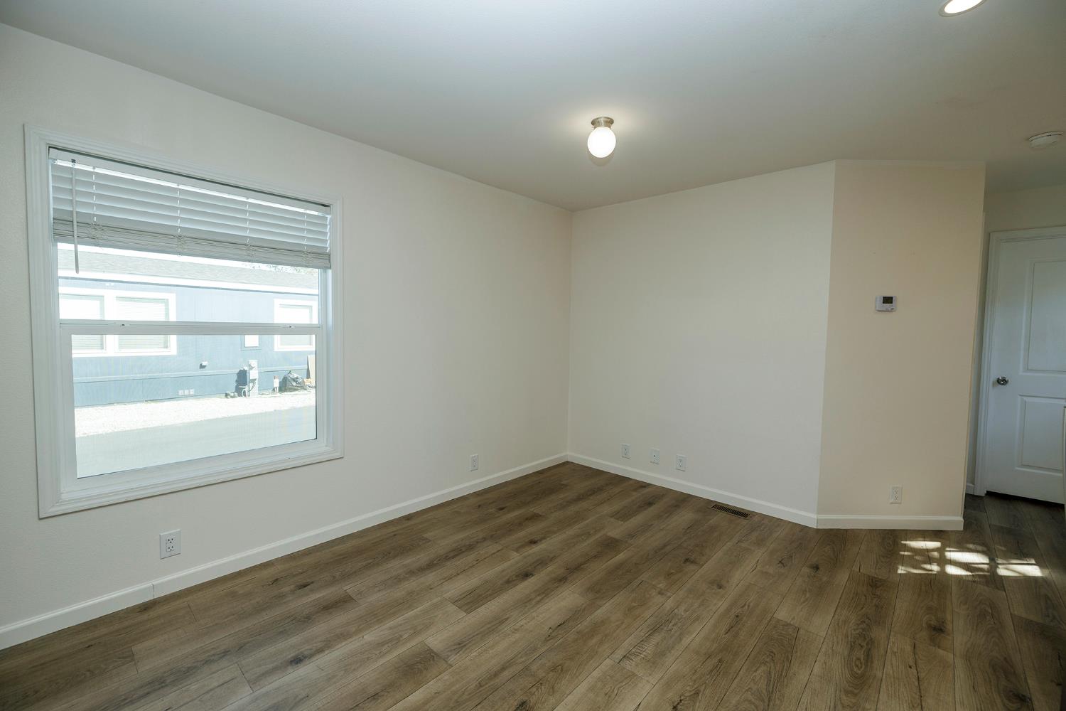 927 E F St #4, Oakdale, CA 95361
