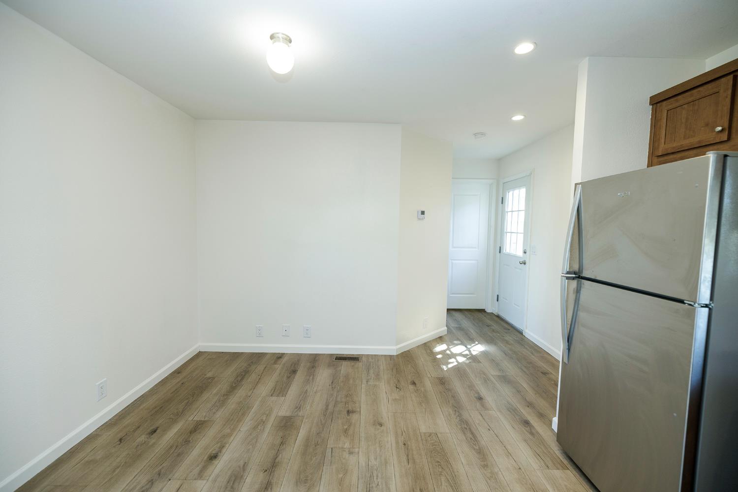 927 E F St #4, Oakdale, CA 95361