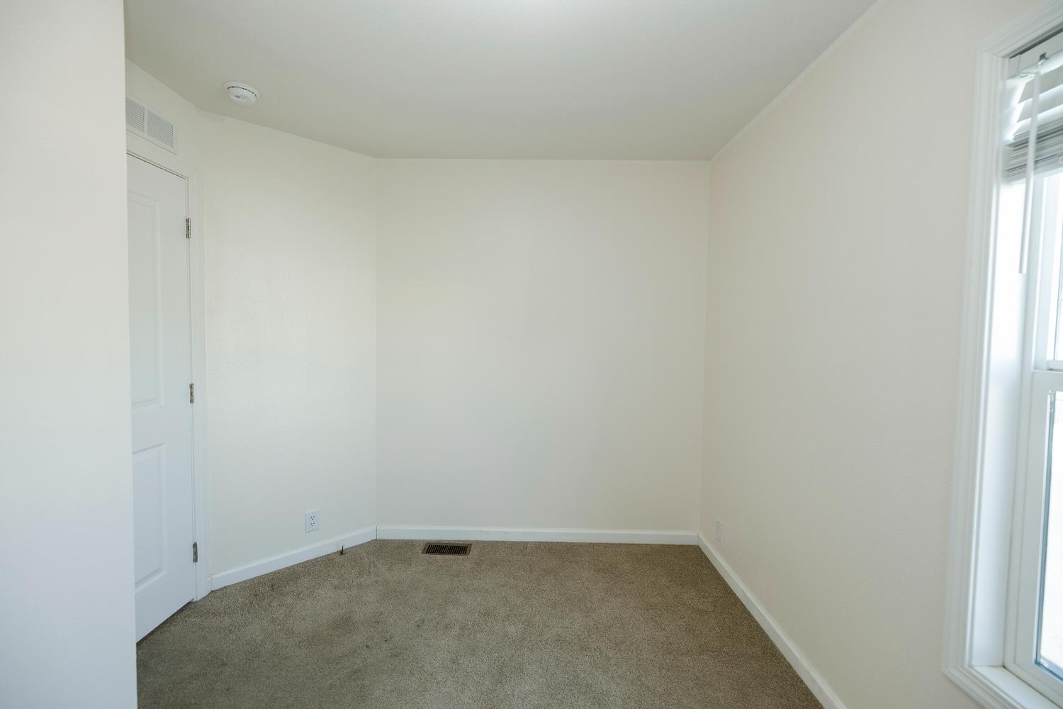 927 E F St #4, Oakdale, CA 95361