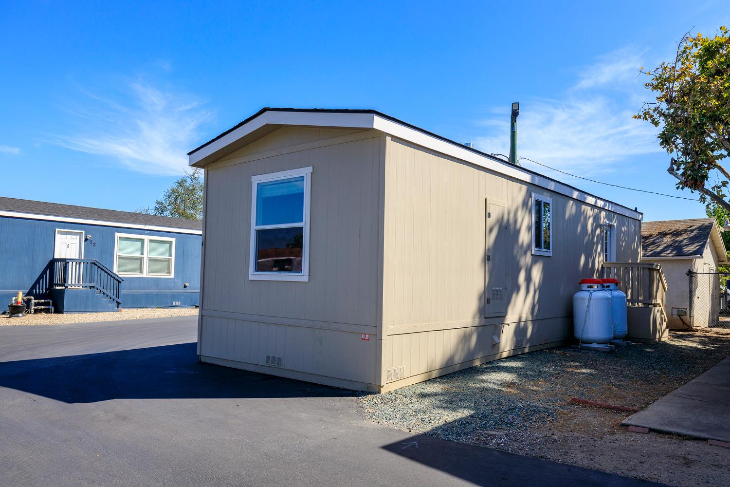 927 E F St #4, Oakdale, CA 95361