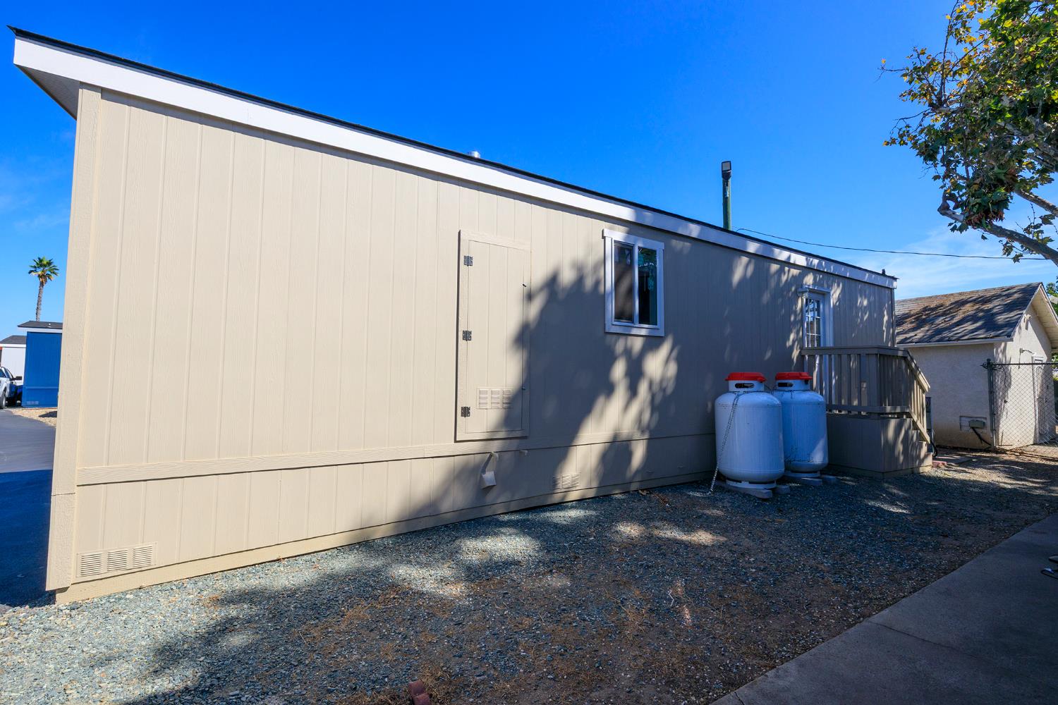 927 E F St #4, Oakdale, CA 95361