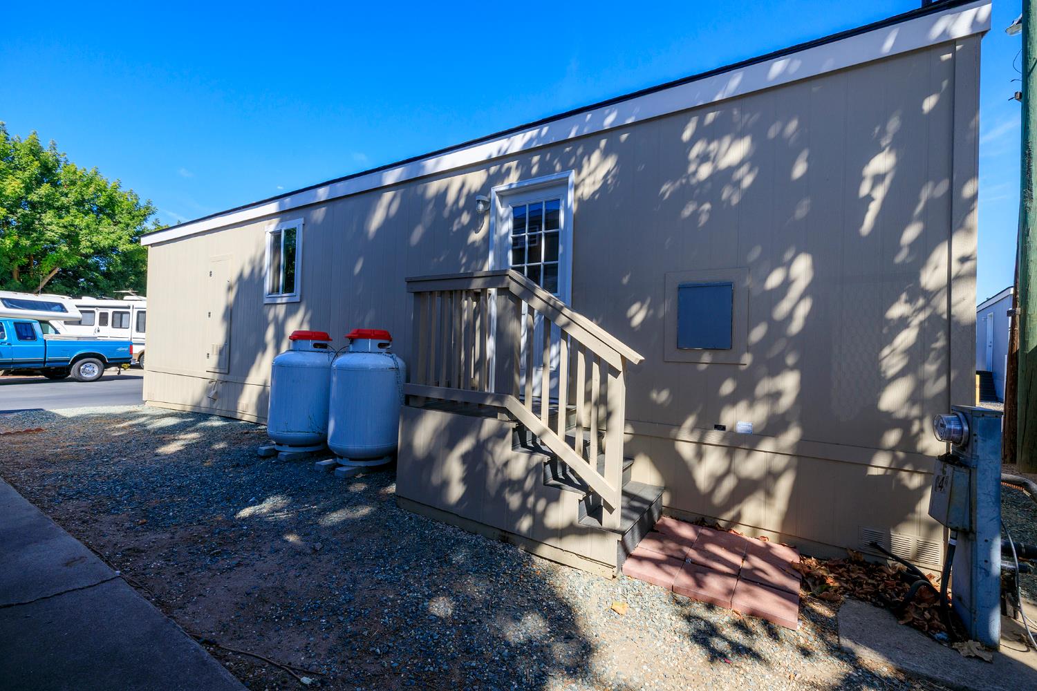 927 E F St #4, Oakdale, CA 95361