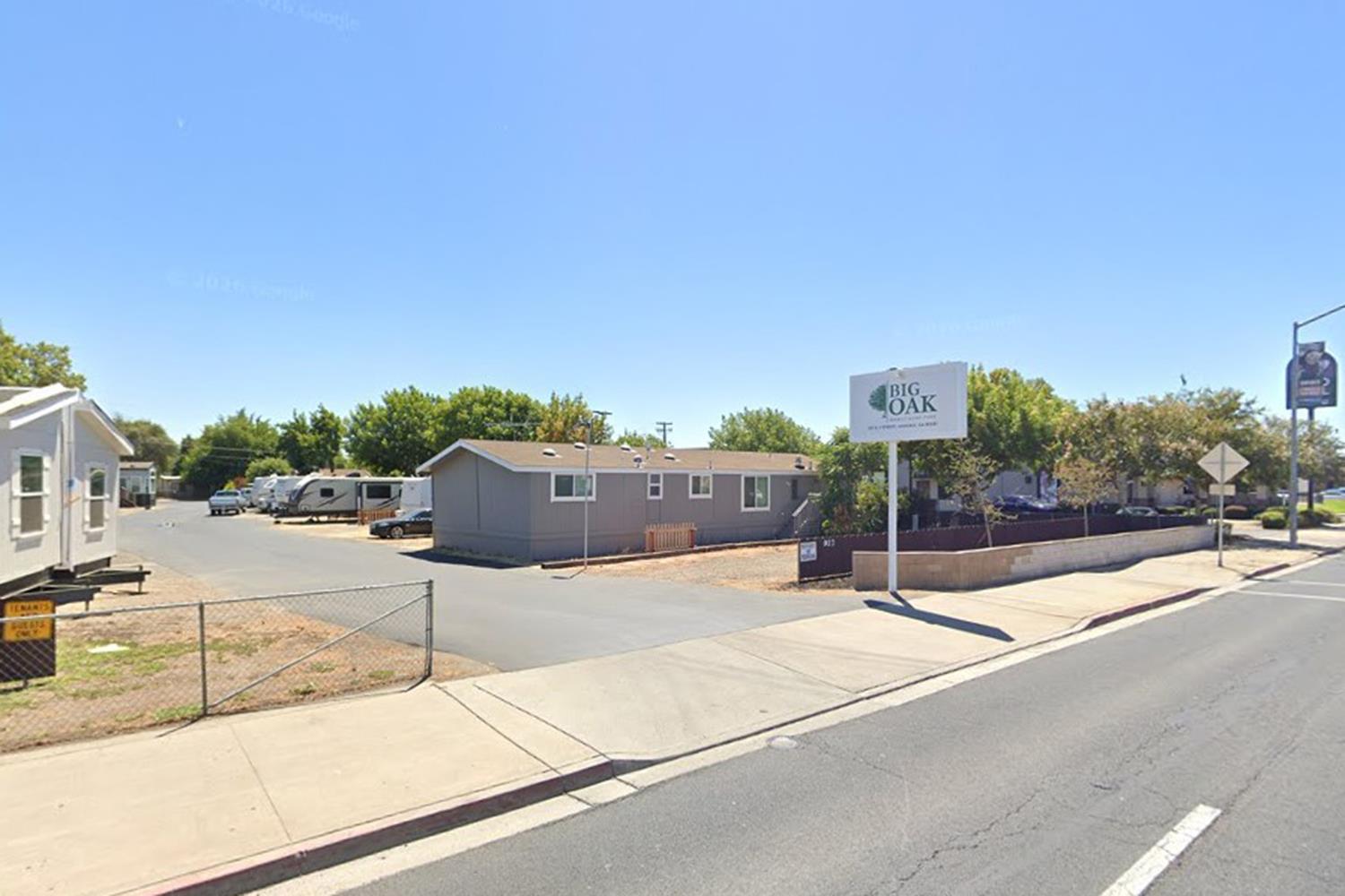 927 E F St #4, Oakdale, CA 95361