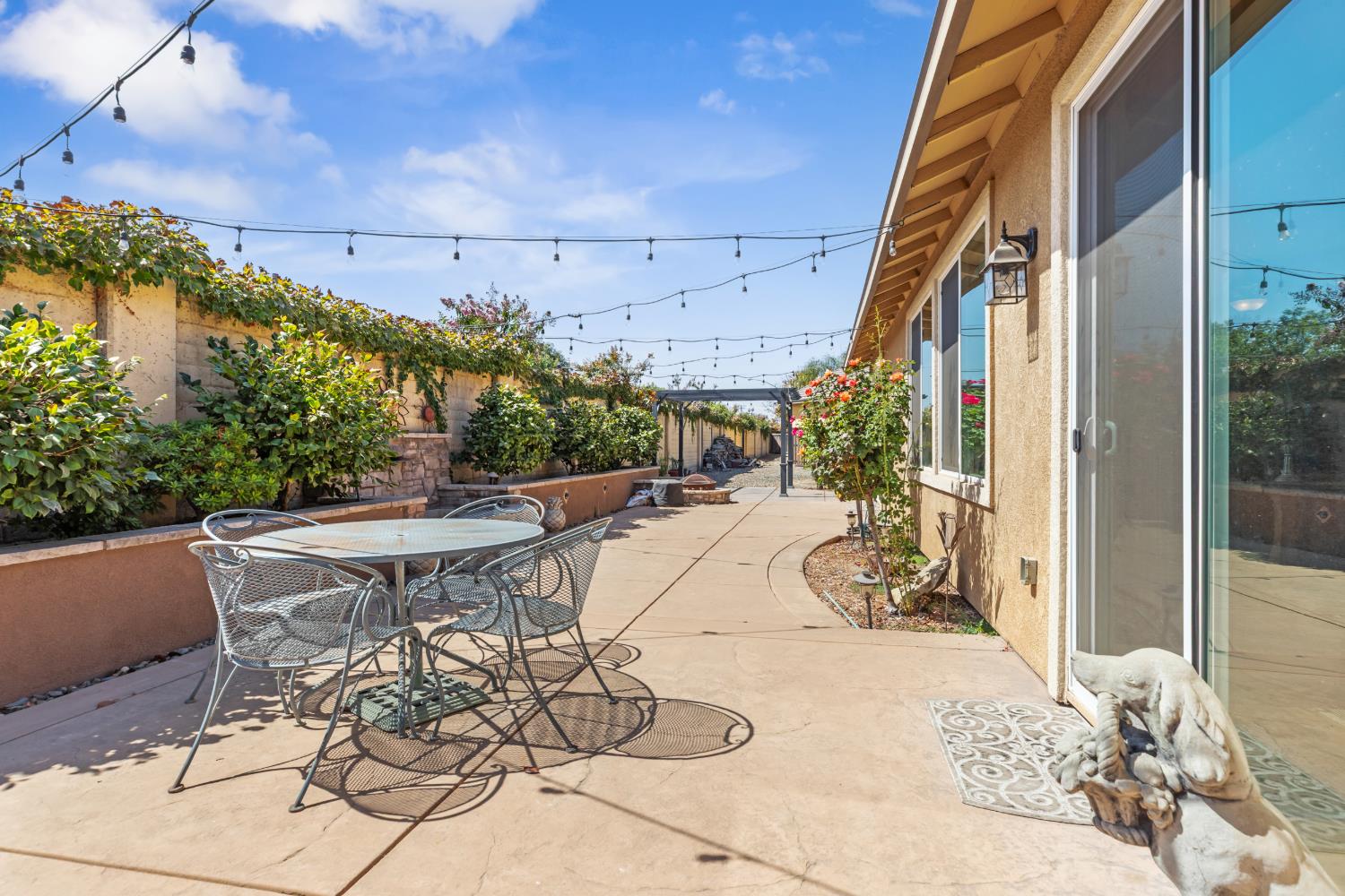 7612 Nannos Ct, Hughson, CA 95326