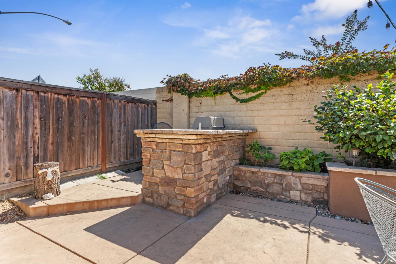 7612 Nannos Ct, Hughson, CA 95326