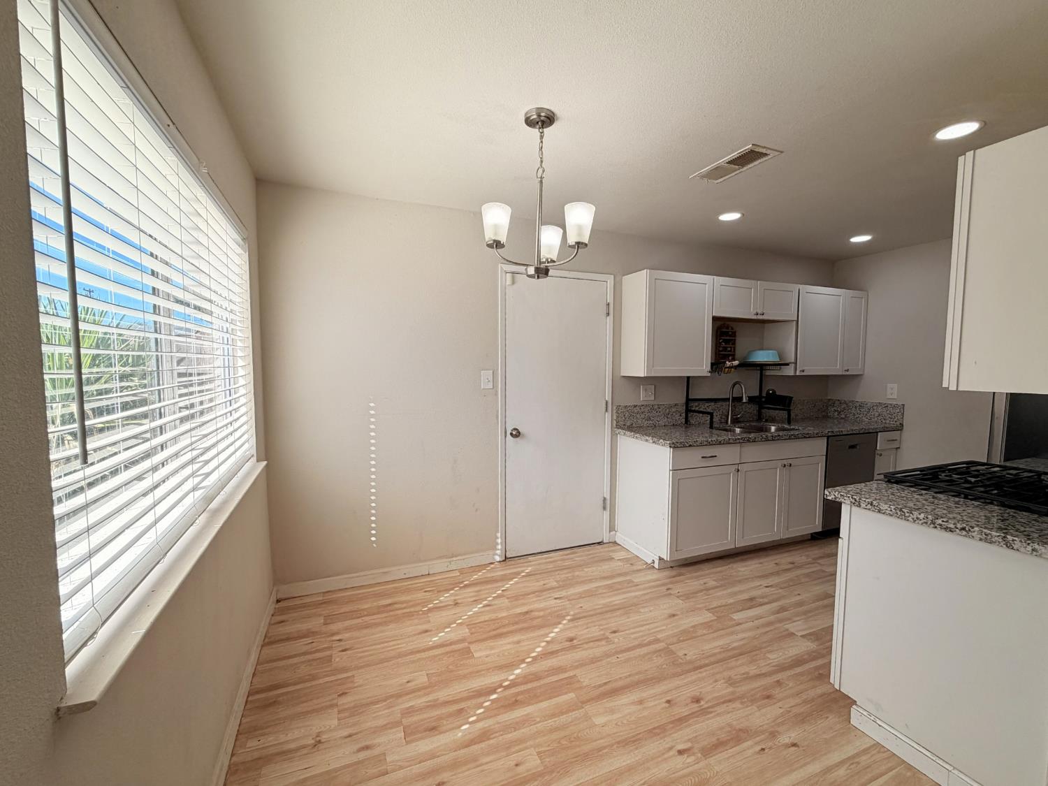 44 Fairview Ave, Gustine, CA 95322