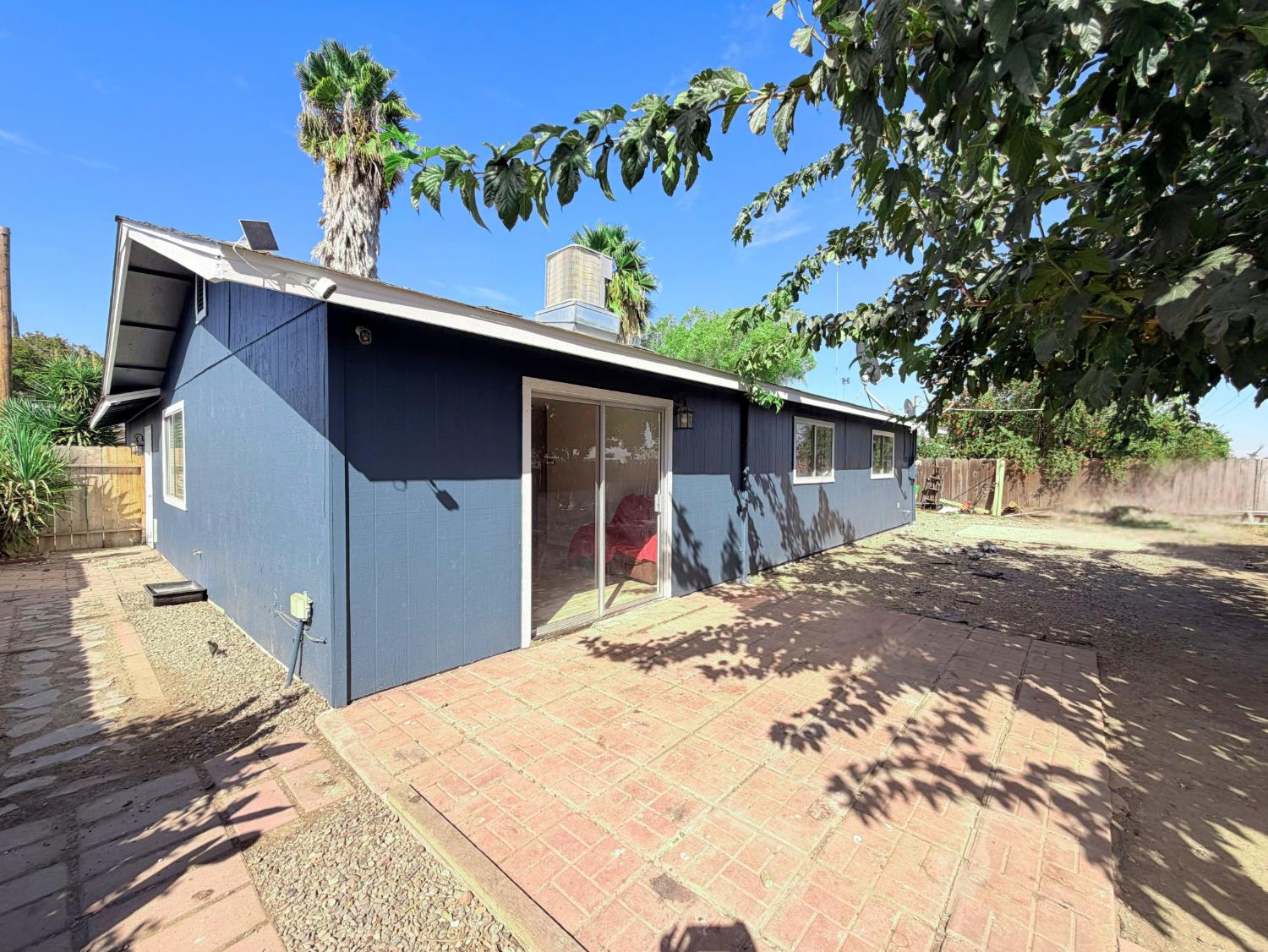 44 Fairview Ave, Gustine, CA 95322