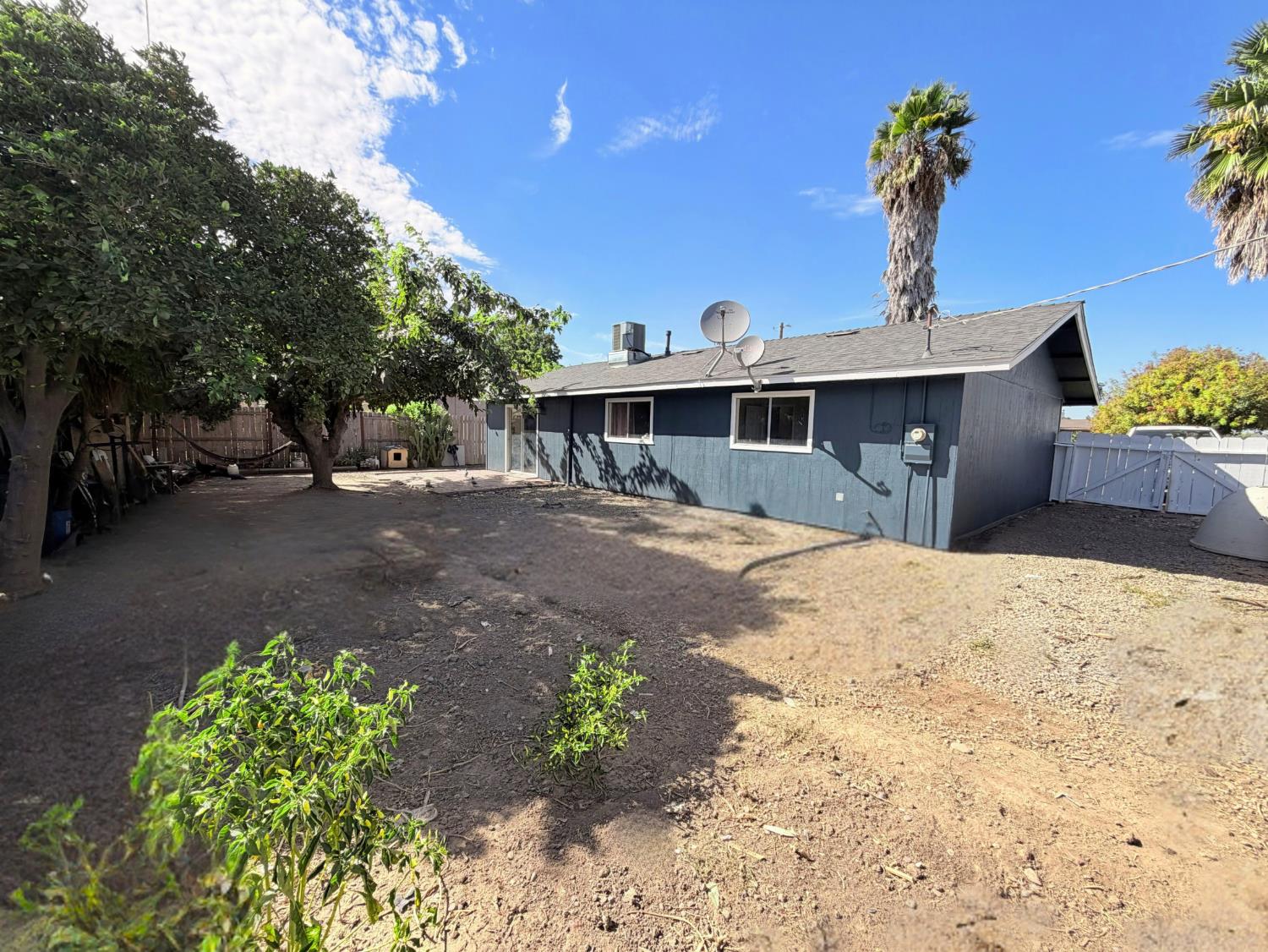 44 Fairview Ave, Gustine, CA 95322