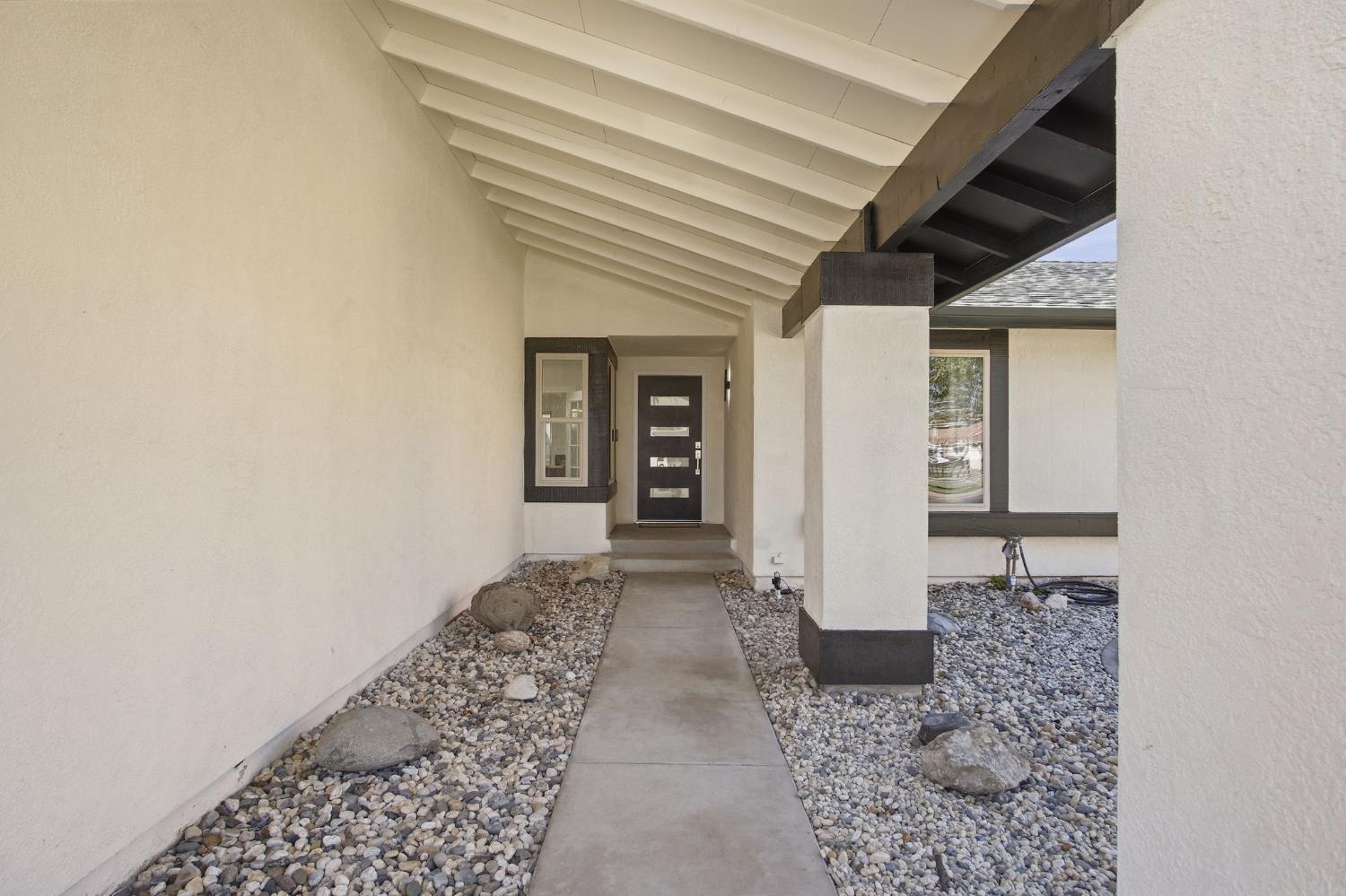 1909 Temescal Dr, Modesto, CA 95355