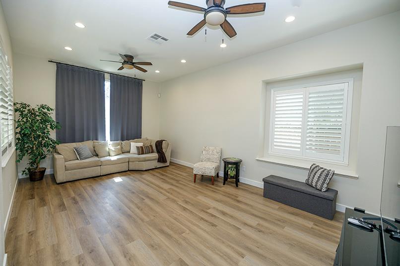 2713 Doubloon St, Riverbank, CA 95367