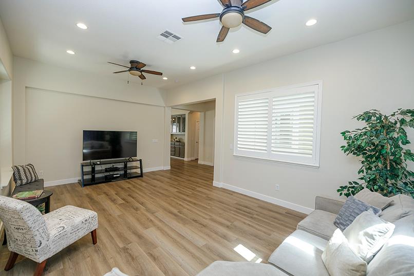 2713 Doubloon St, Riverbank, CA 95367