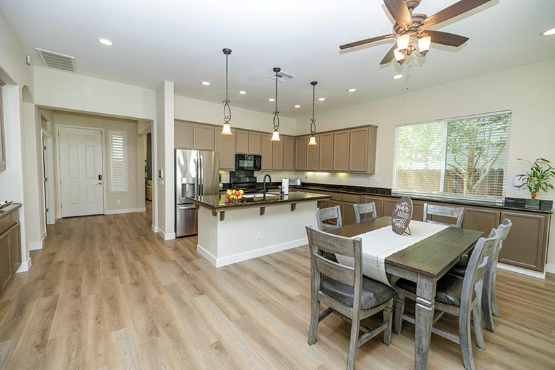 2713 Doubloon St, Riverbank, CA 95367