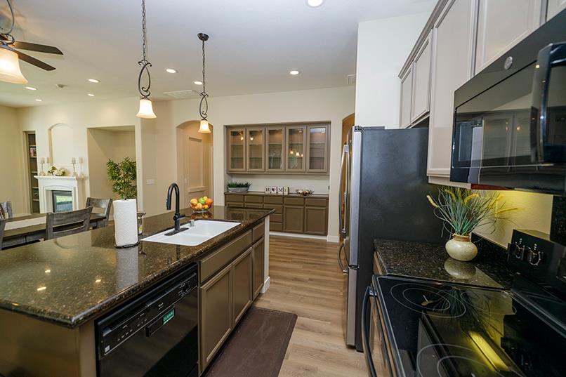 2713 Doubloon St, Riverbank, CA 95367
