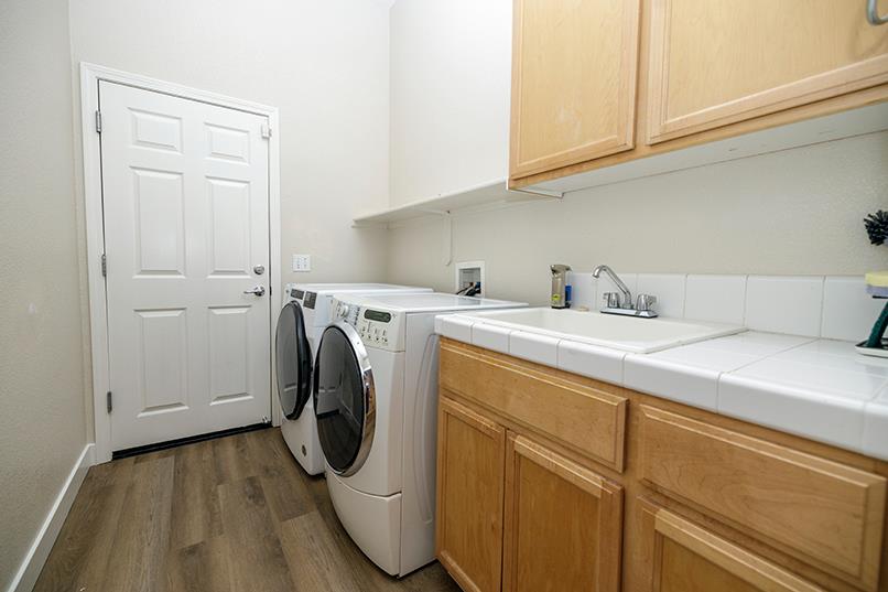 2713 Doubloon St, Riverbank, CA 95367