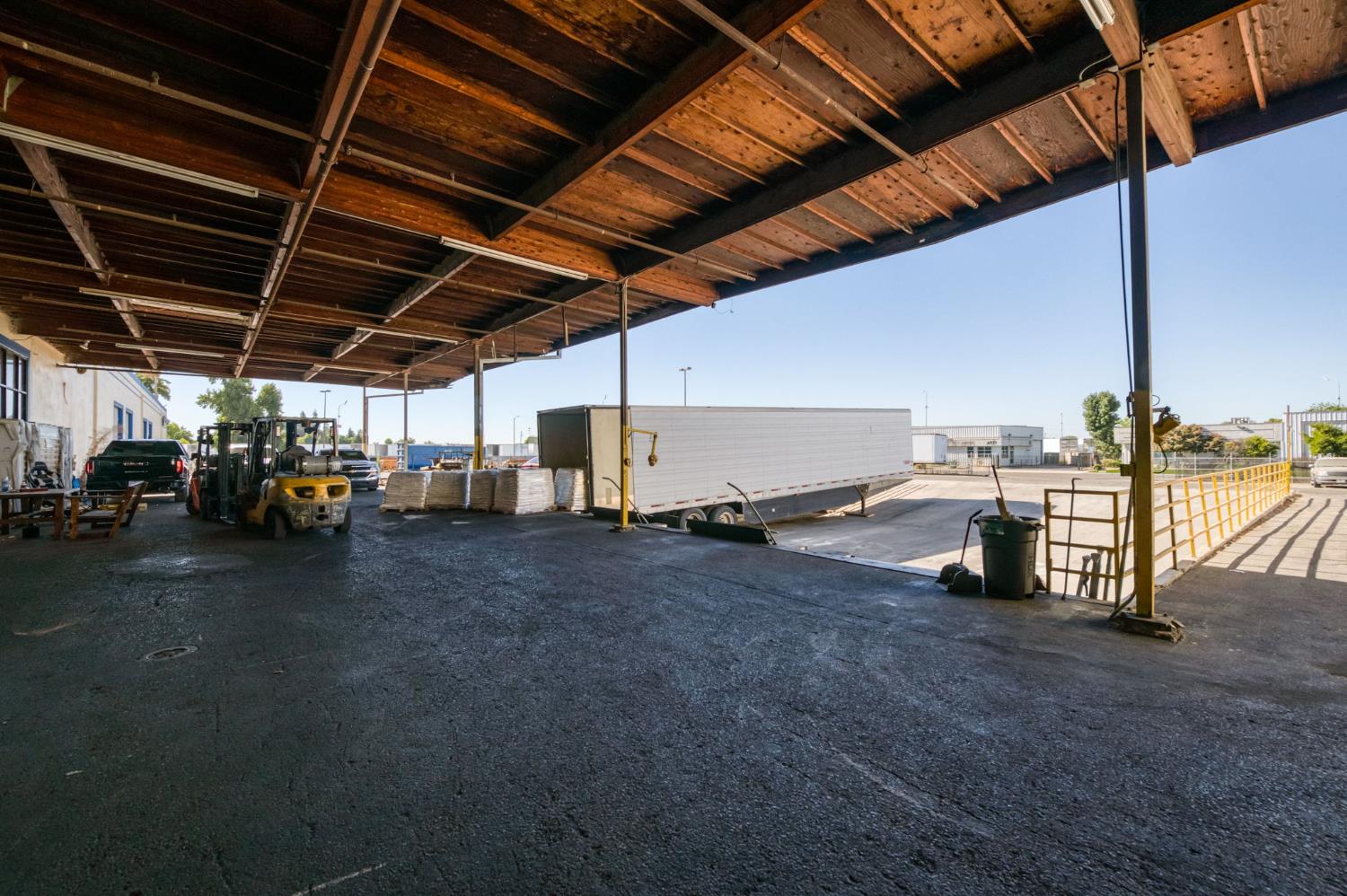 5333 N Cornelia Ave, Fresno, CA 93722