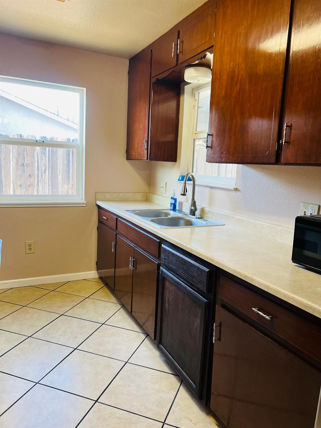1748 Darwin Ave, Ceres, CA 95307