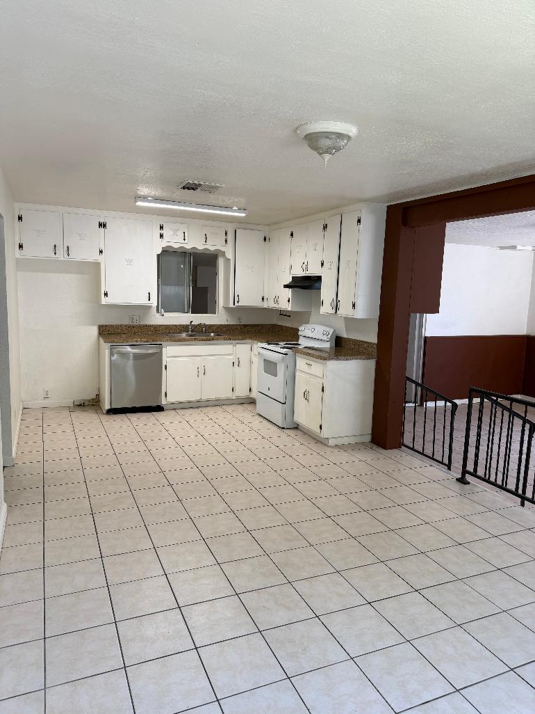 2112 Conant Ave, Modesto, CA 95350