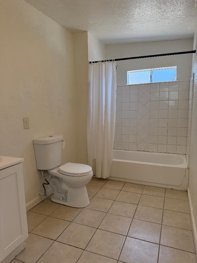2112 Conant Ave, Modesto, CA 95350