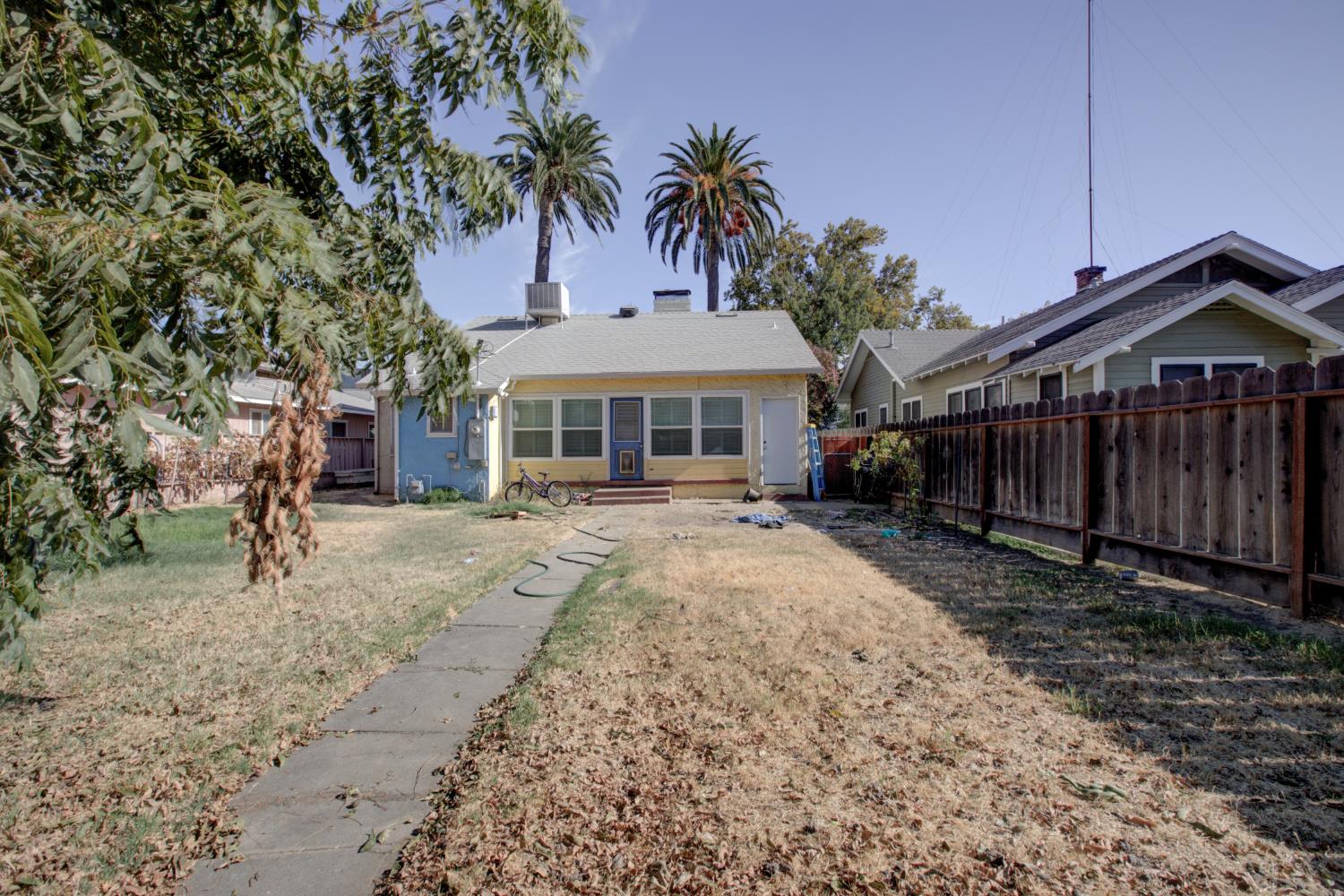 420 W 19th St, Merced, CA 95340