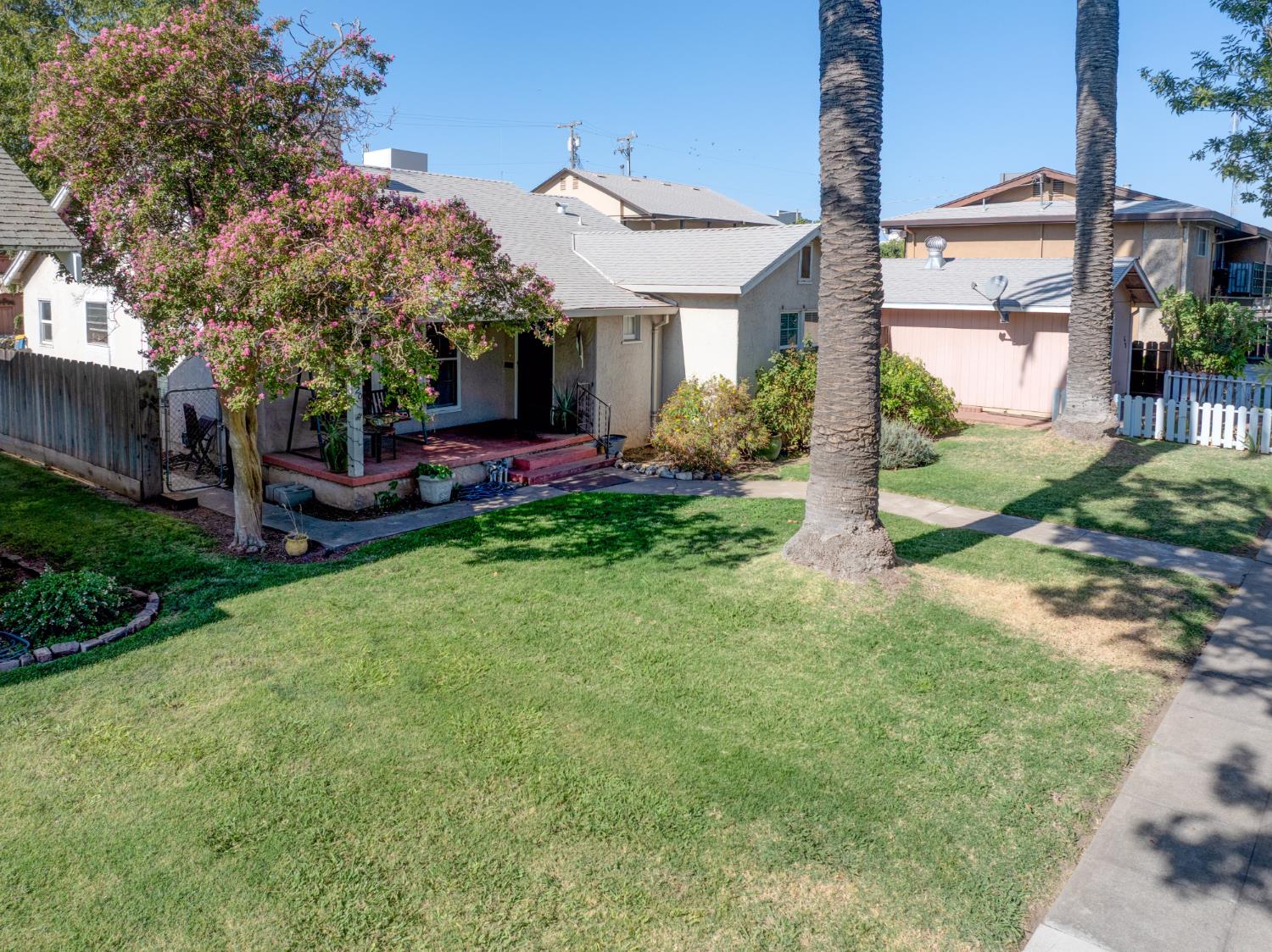 420 W 19th St, Merced, CA 95340