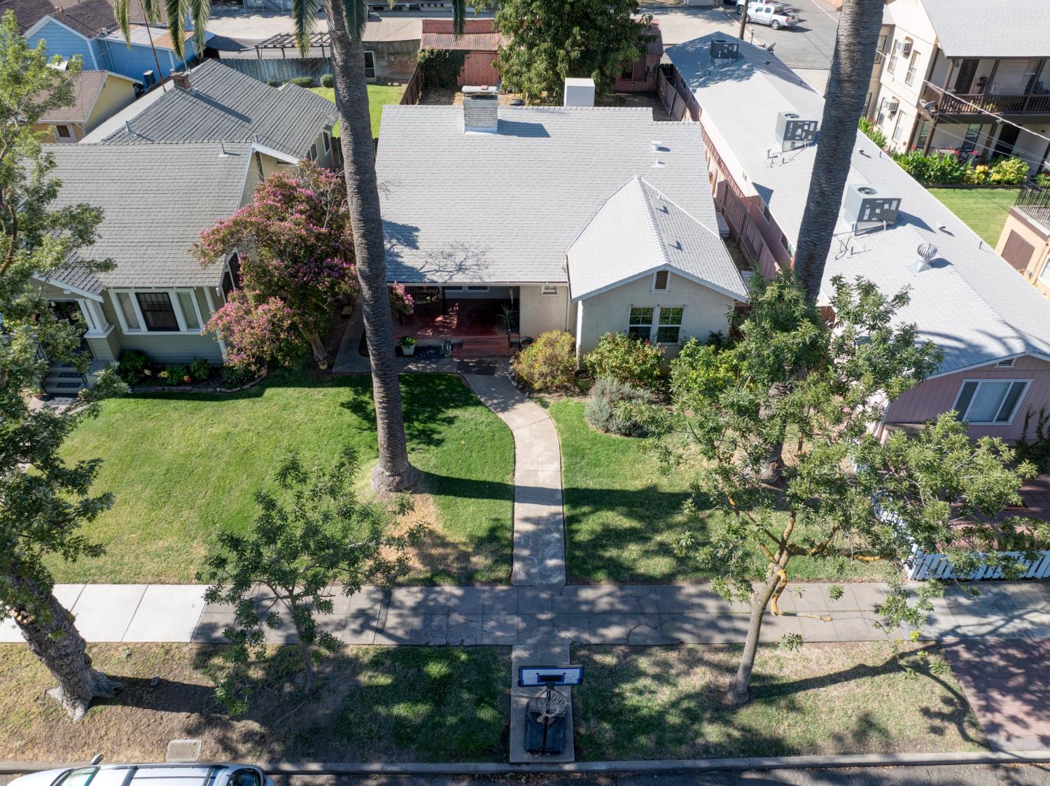 420 W 19th St, Merced, CA 95340