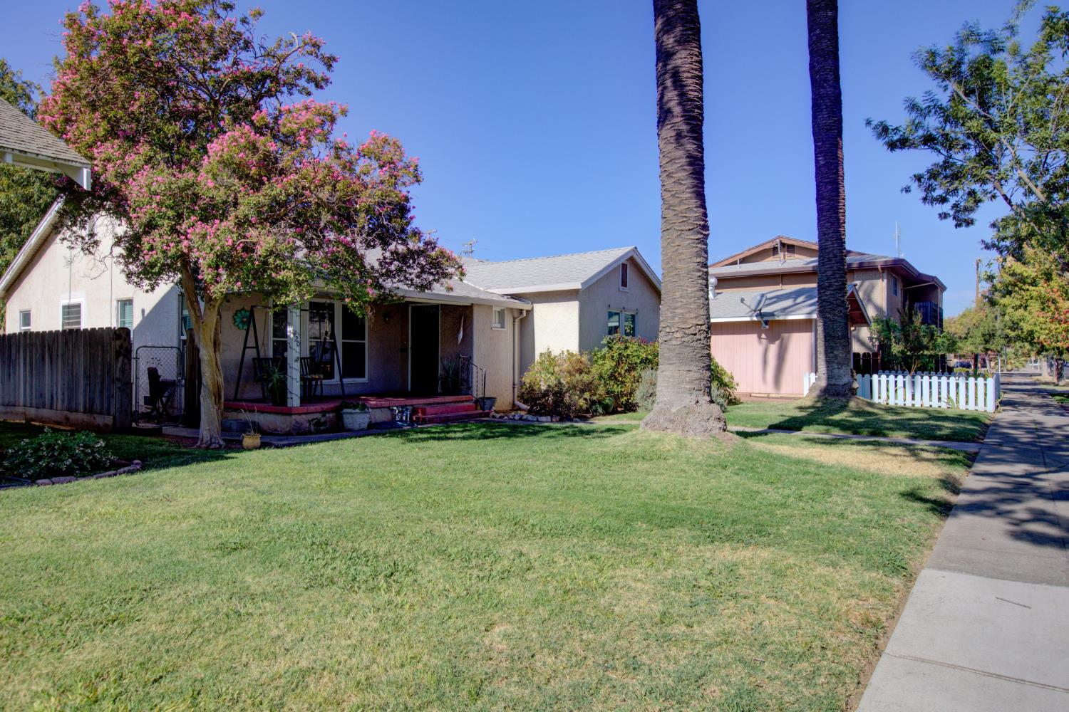 420 W 19th St, Merced, CA 95340