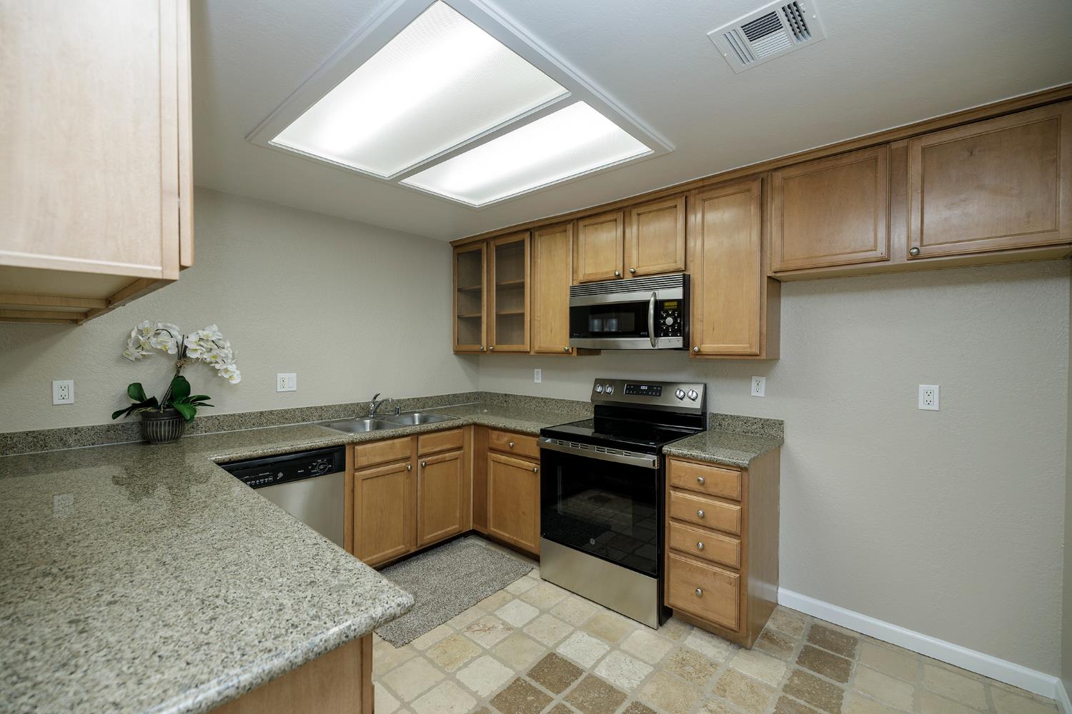 4028 Honey Creek Rd, Modesto, CA 95356