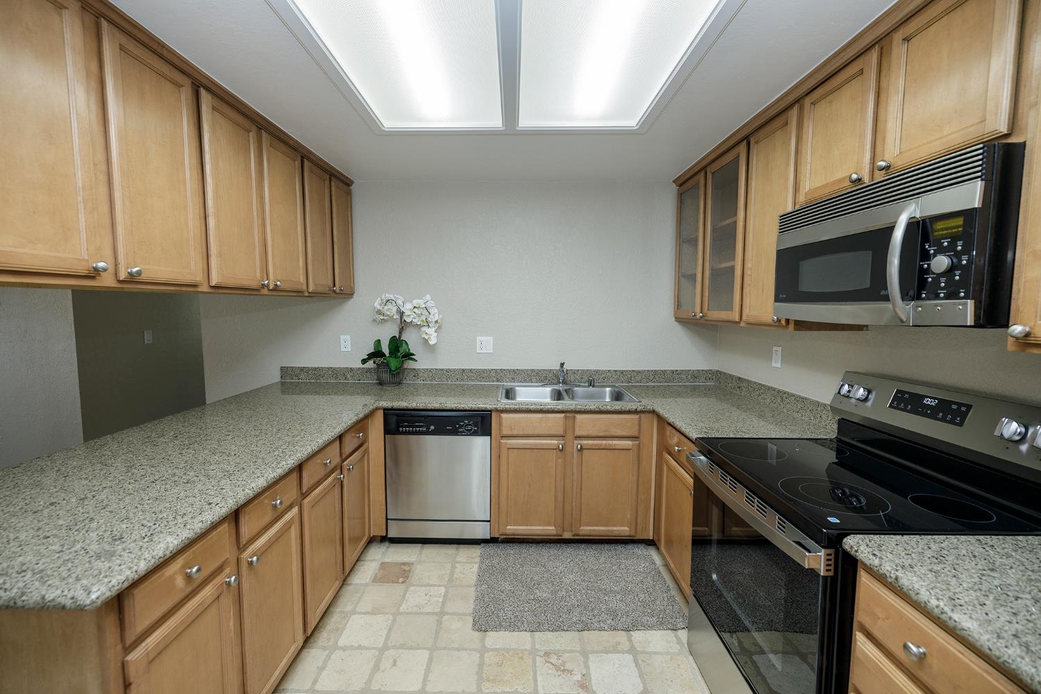 4028 Honey Creek Rd, Modesto, CA 95356