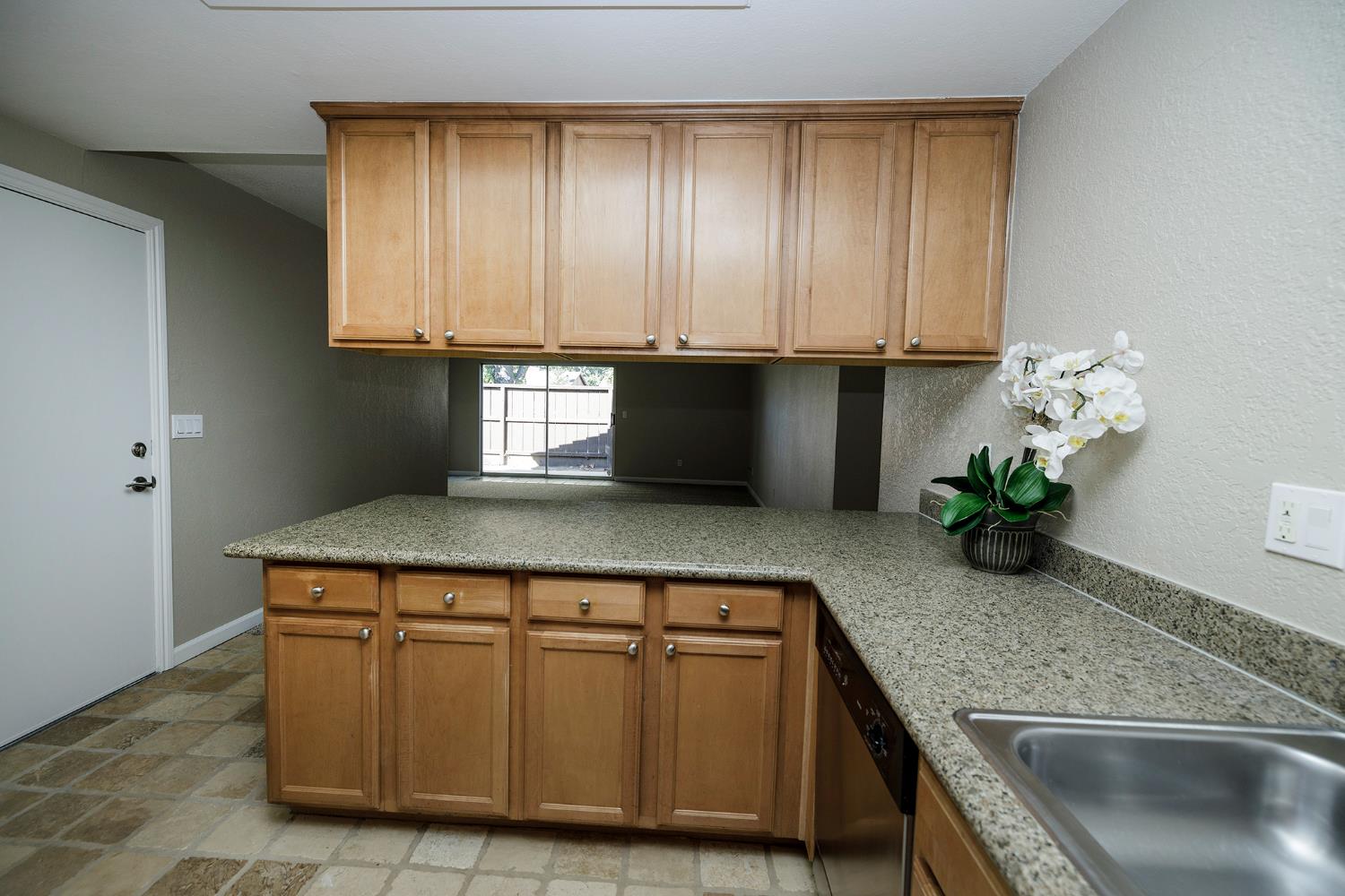 4028 Honey Creek Rd, Modesto, CA 95356