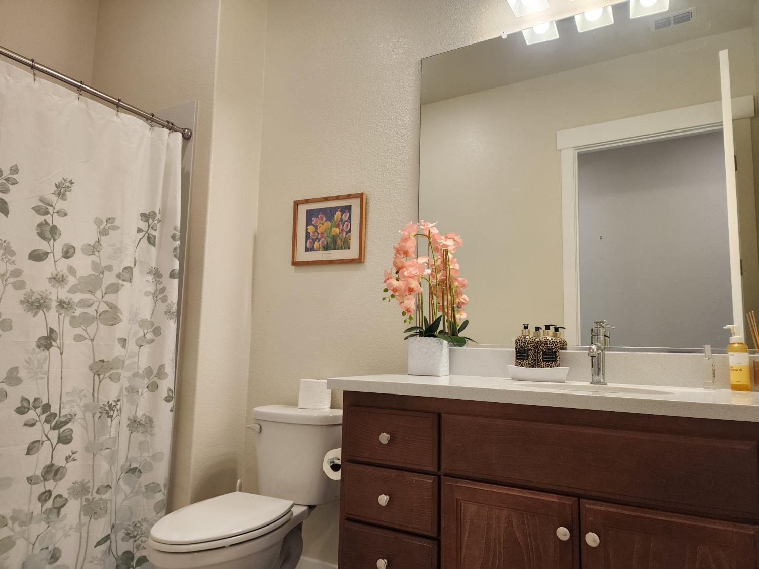 1267 Laurel Dr, Manteca, CA 95336