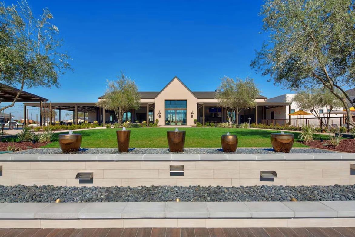 1267 Laurel Dr, Manteca, CA 95336