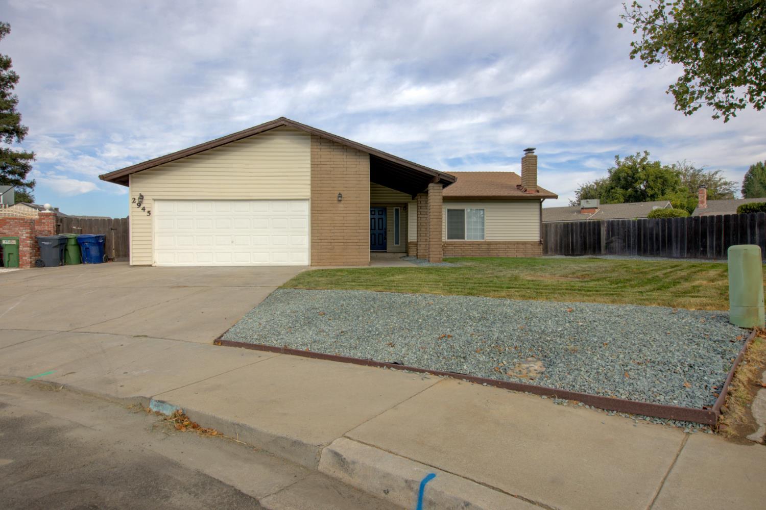 2945 Hughes Ct, Turlock, CA 95382