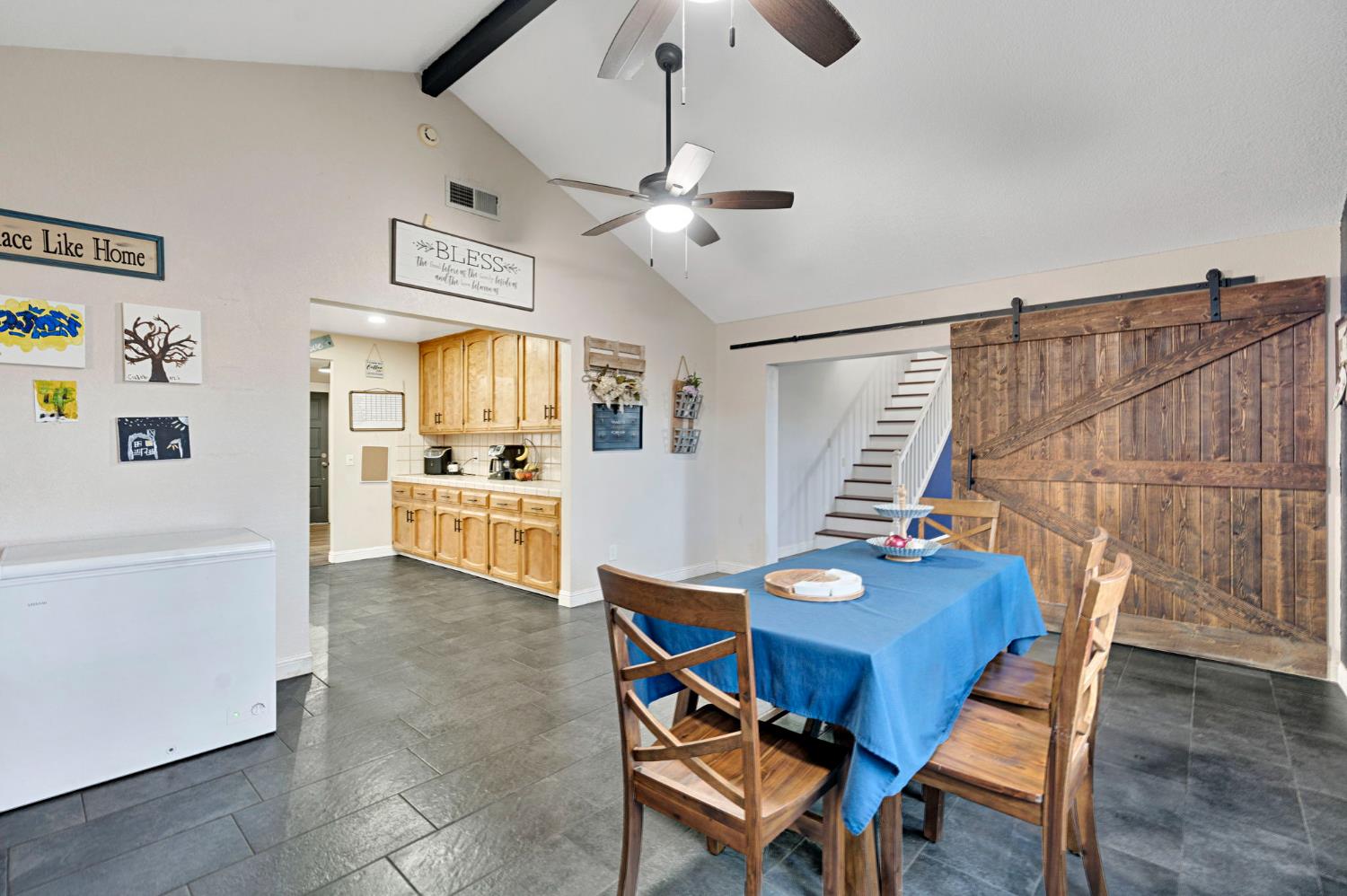 18654 Ridgedale Dr, Madera, CA 93638