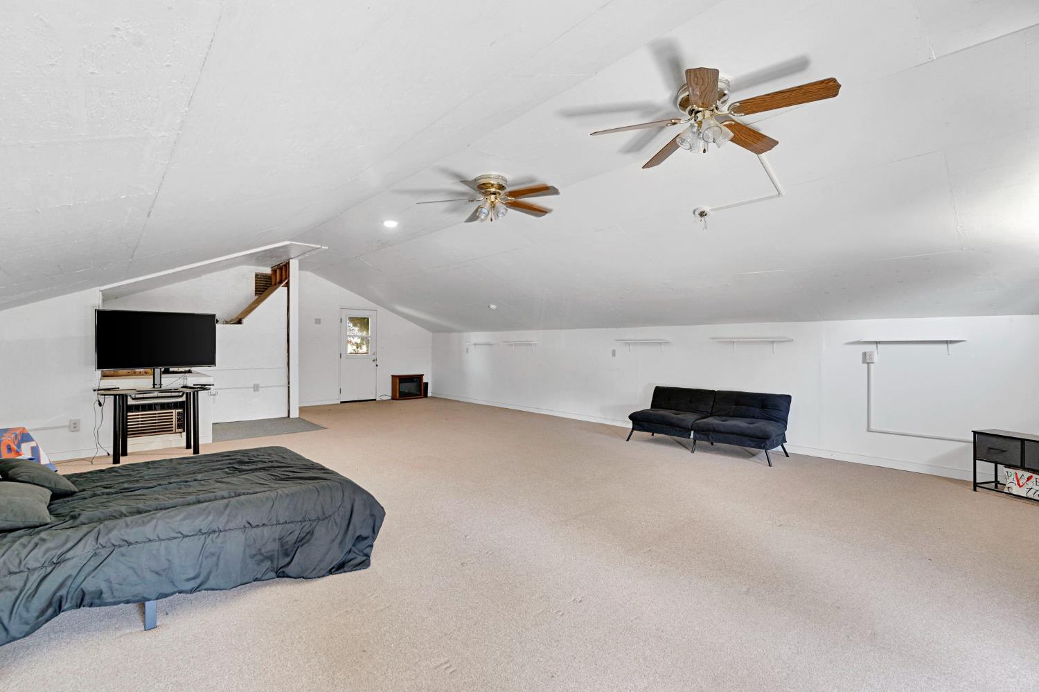 18654 Ridgedale Dr, Madera, CA 93638