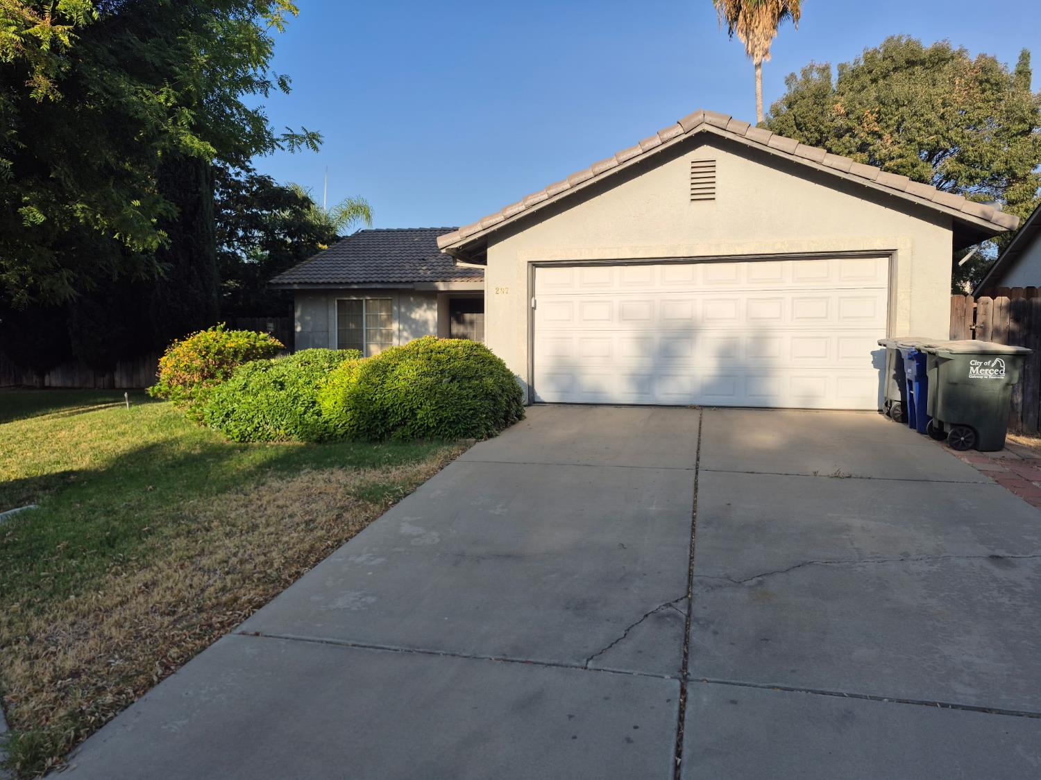 207 Yorktown, Merced, CA 95341