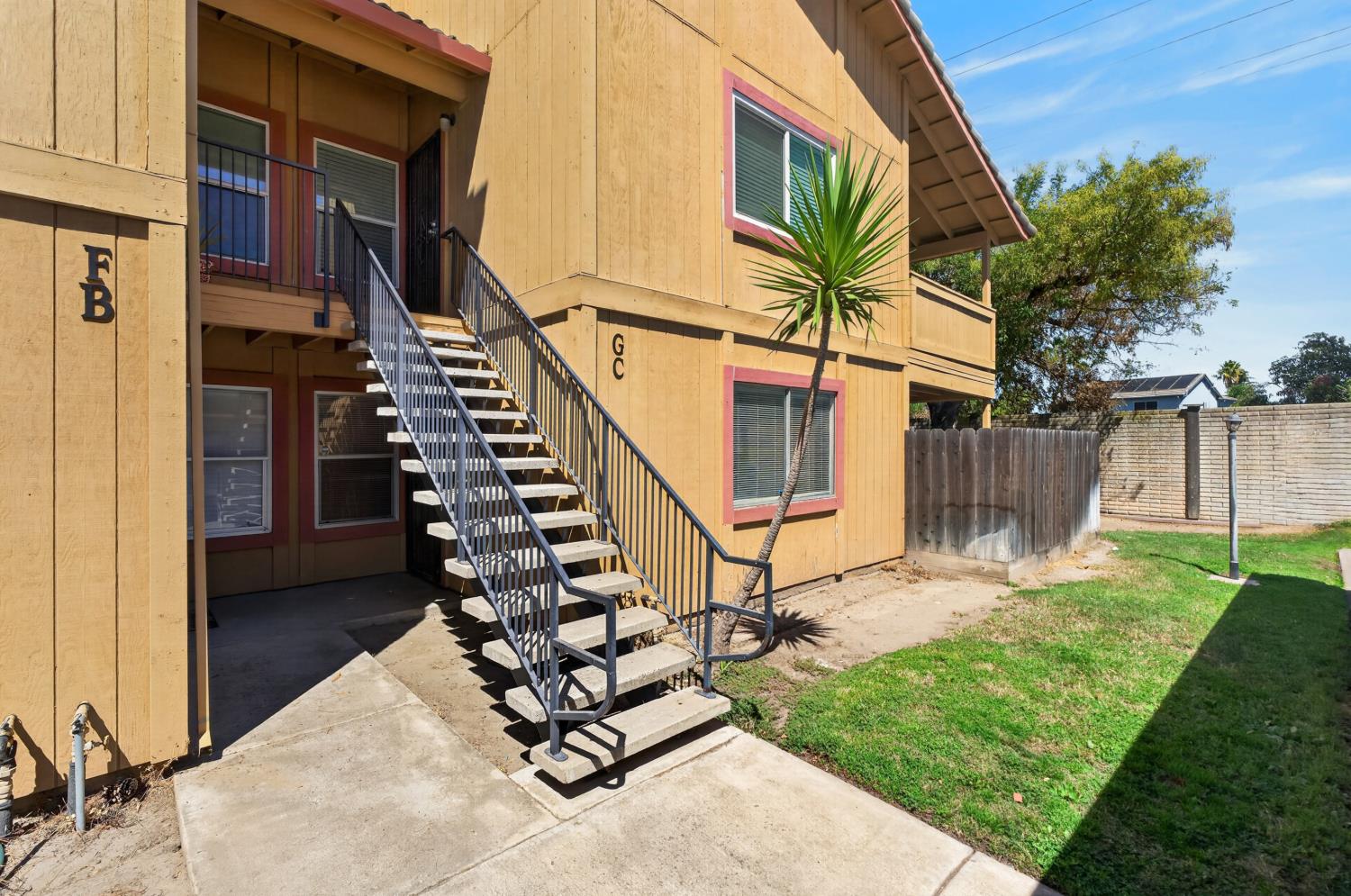 440 Cherry Ln #C, Manteca, CA 95337