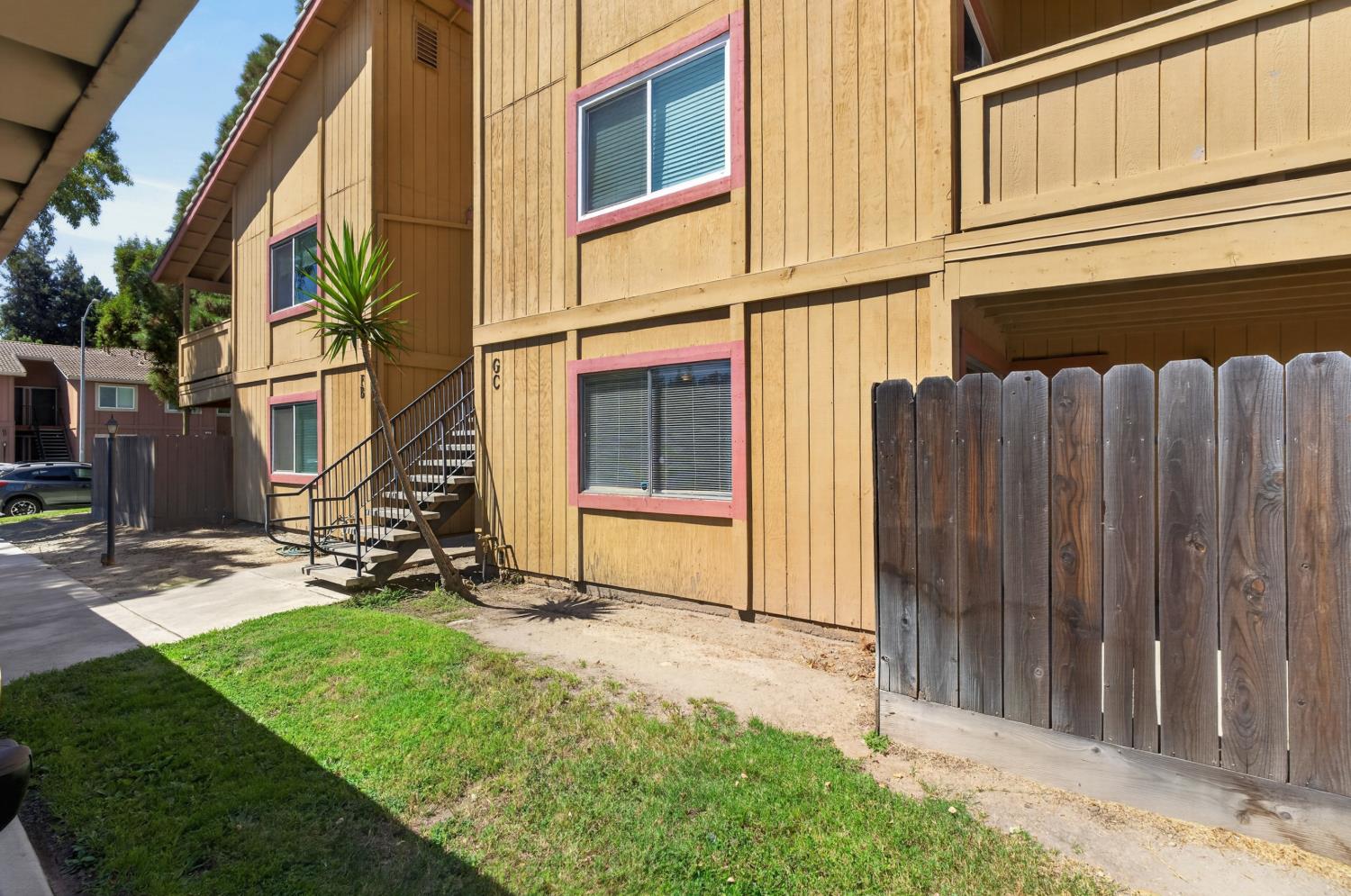 440 Cherry Ln #C, Manteca, CA 95337