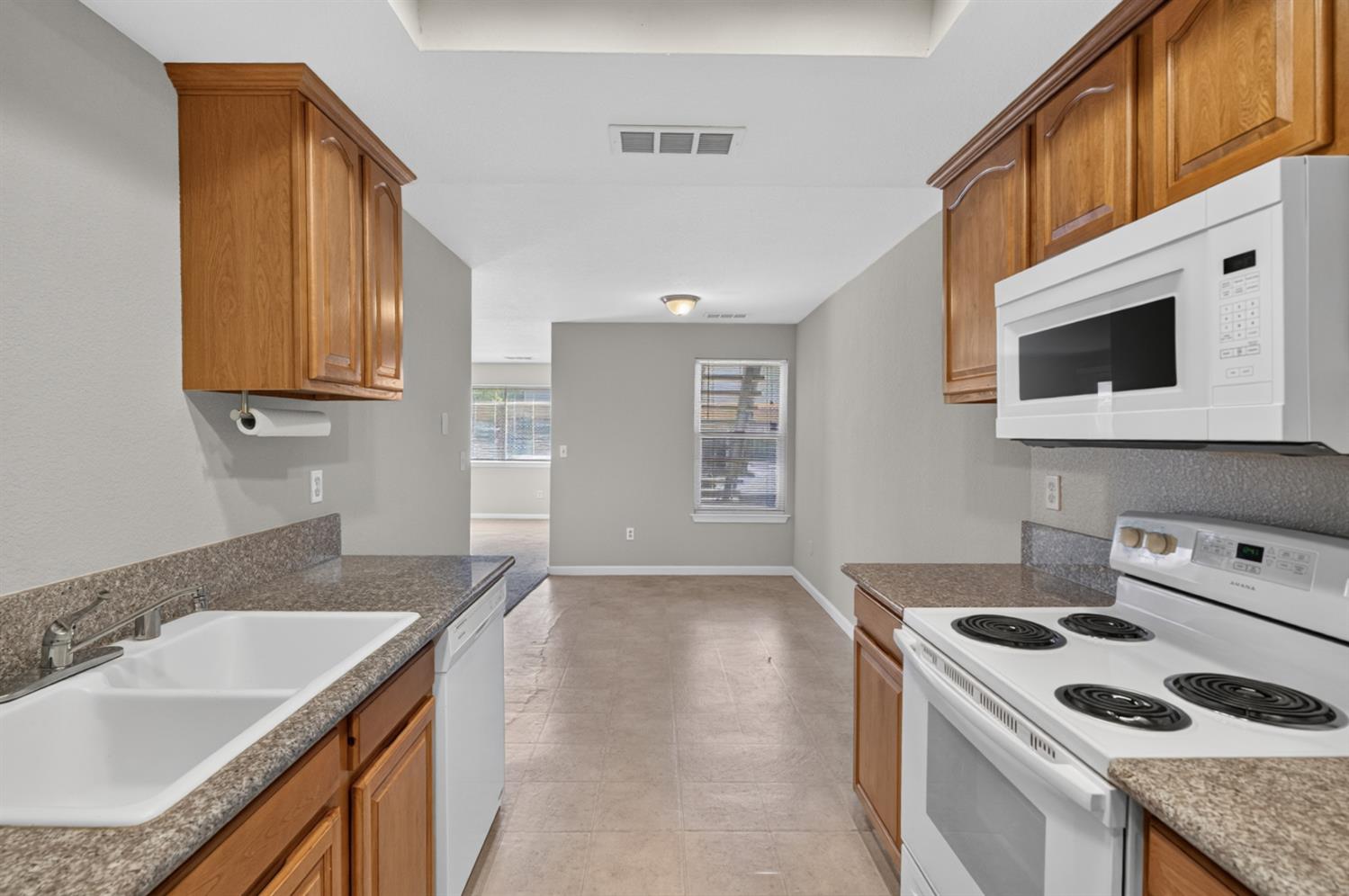 440 Cherry Ln #C, Manteca, CA 95337