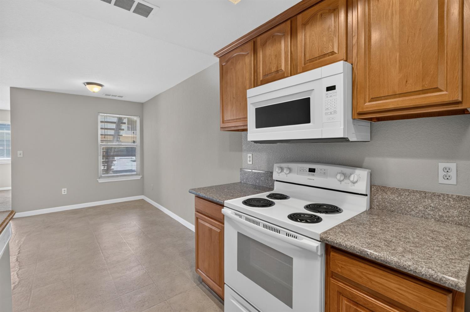 440 Cherry Ln #C, Manteca, CA 95337
