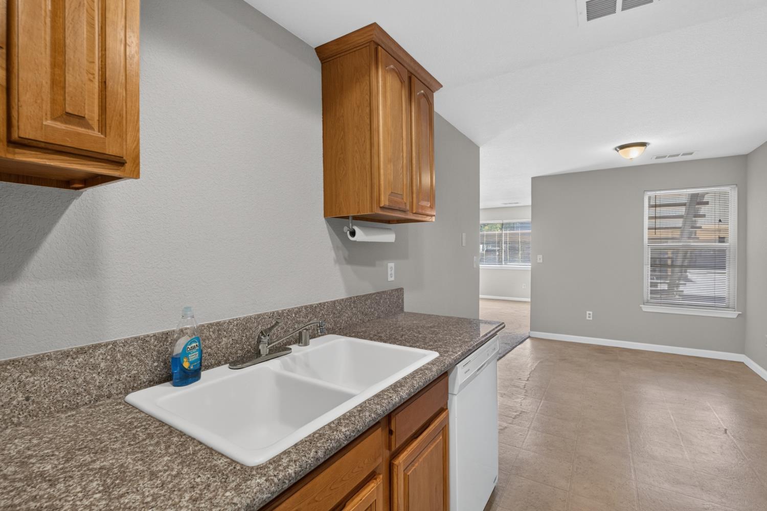 440 Cherry Ln #C, Manteca, CA 95337