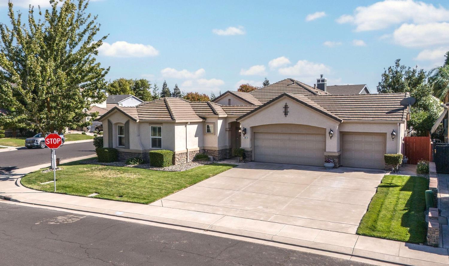 190 Kentucky Ct, Manteca, CA 95337