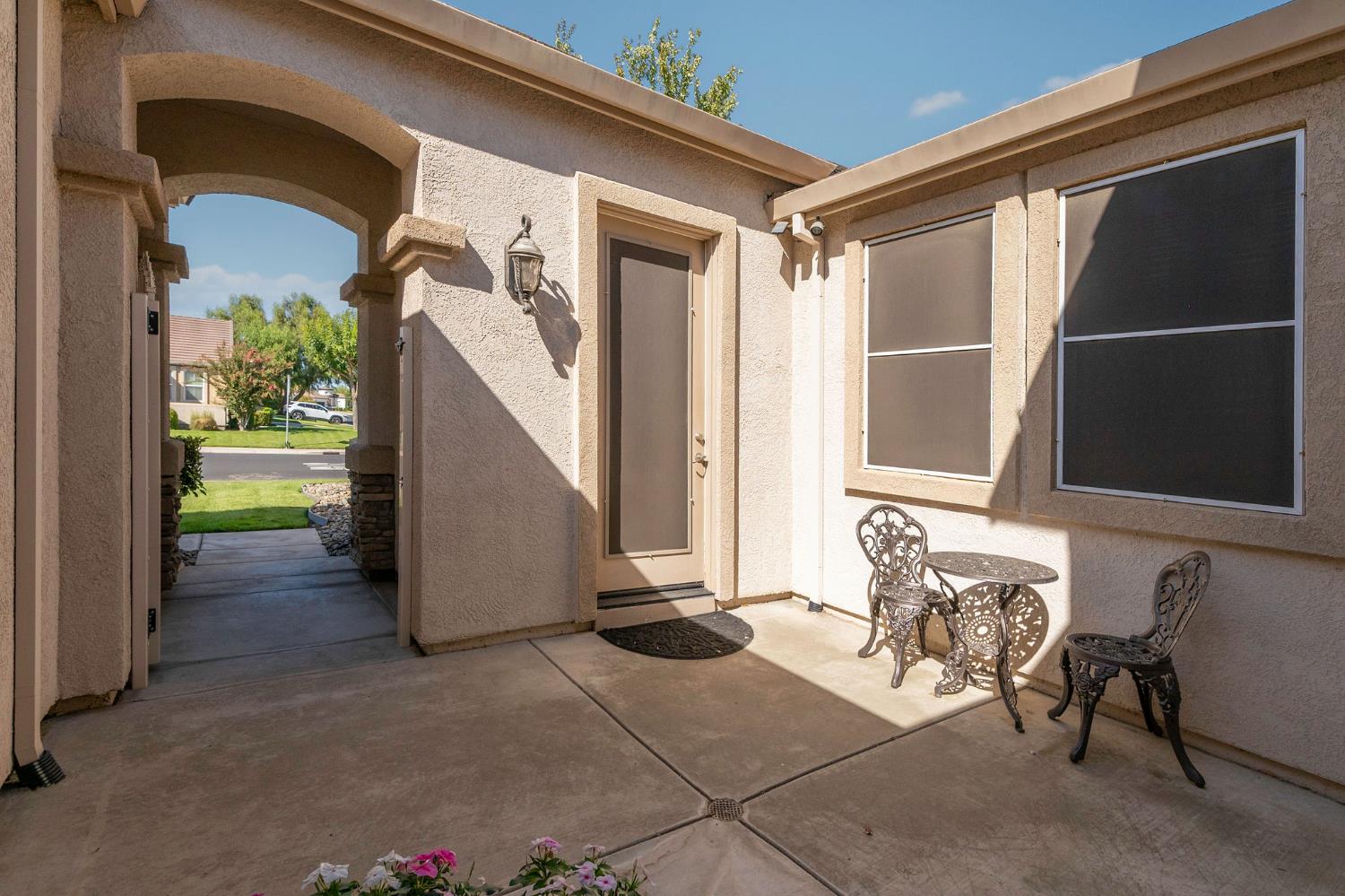 190 Kentucky Ct, Manteca, CA 95337